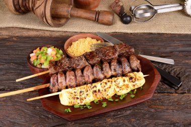 Sığır eti, Mozzarella ve tavuk kalpler kebap