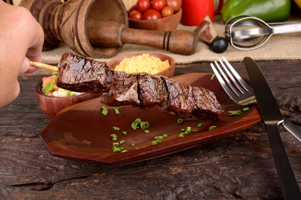 Kebab de carne en el plato — Foto de Stock