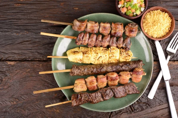 Kebab alla griglia assortiti — Foto Stock