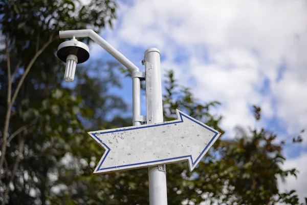 White Arrow Sign — Stock Photo, Image