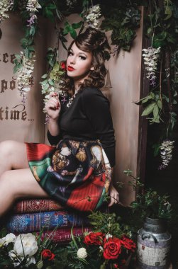 Gül çiçek holding romantik güzel kız. Moda stil Prenses hakkında