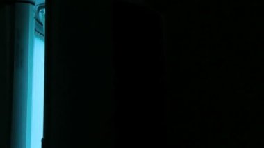 Mavi ışık dikey Solaryum Uv ışınları açar