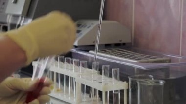 Test tüpleri ile çalışma