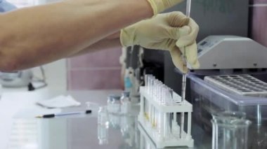 Test tüpleri ile çalışma