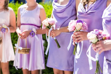 Nedime üzerinde düğün töreni.