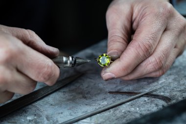 Man Repairing ring clipart