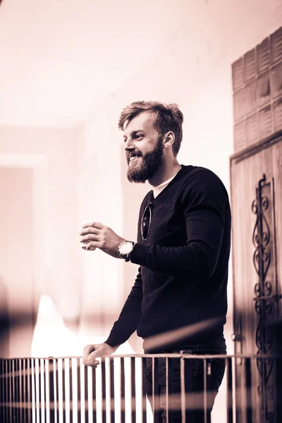 Full beard man is relaxing with the coffee — Stock Photo, Image