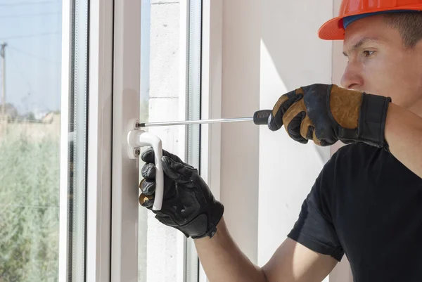 Instalación y reparación de ventanas de plástico —  Fotos de Stock