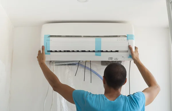 Installation of Air Conditioning — Stock Photo, Image