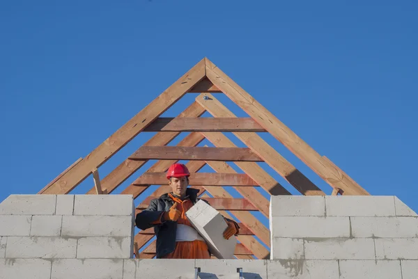 Pediment of aerated concrete — Stock Photo, Image