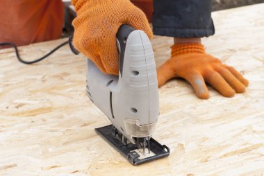 OSB kontrplak testere ile kesme