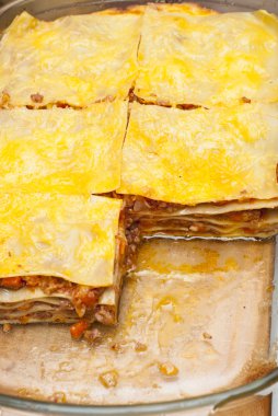 lezzetli lazanya parçaları