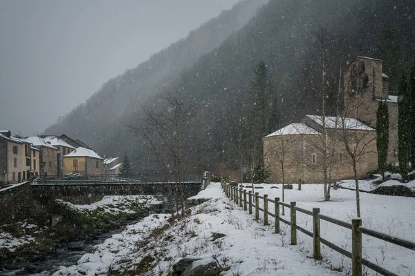 Pueblo Salau Los Pirineos Franceses Bajo Nieve — Foto de Stock