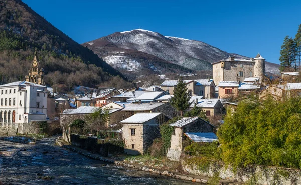 Seix Pueblo Los Pirineos Franceses Bajo Nieve — Foto de Stock