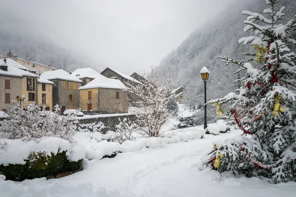 Village Salau Dans Les Pyrénées Françaises Sous Neige — Photo