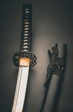 Geleneksel Japon kılıcı Katana