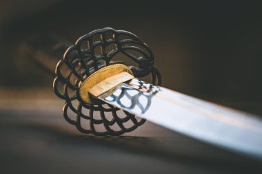 Geleneksel Japon kılıcı Katana