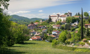 Saint-Lizier Piskoposları Sarayı Fransa 'nın güneybatısında ziyaret edilecek ünlü yerler.