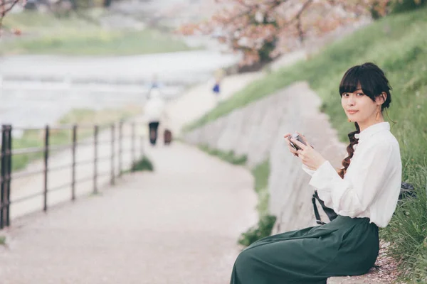 Retrato Uma Bela Mulher Japonesa Com Cabelo Comprido — Fotografia de Stock