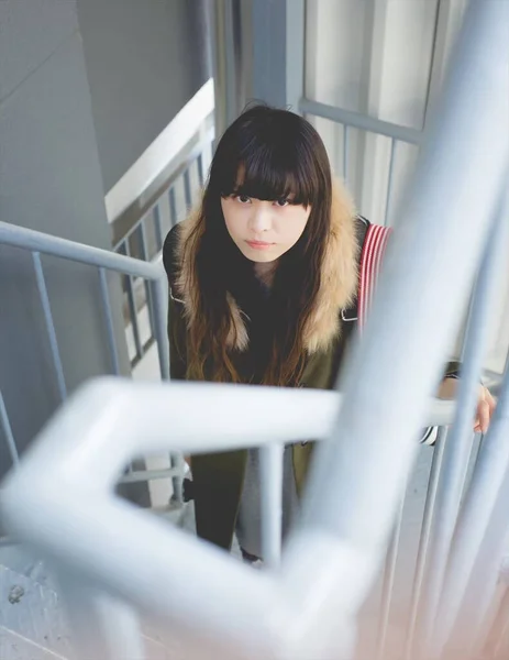 Retrato Uma Bela Mulher Japonesa Com Cabelo Comprido — Fotografia de Stock