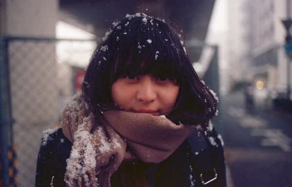 Retrato Una Hermosa Mujer Japonesa Con Pelo Largo — Foto de Stock