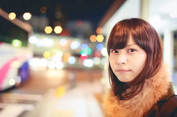 Retrato Uma Bela Mulher Japonesa Com Cabelo Comprido — Fotografia de Stock