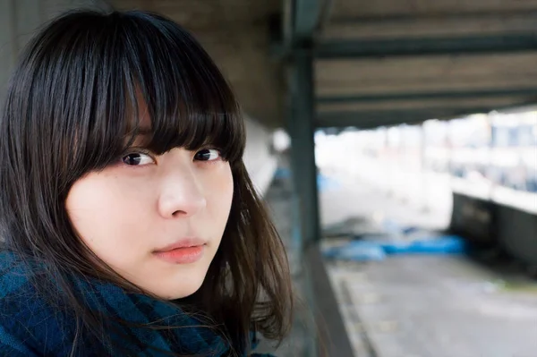 Portrait Une Belle Japonaise Aux Cheveux Longs — Photo