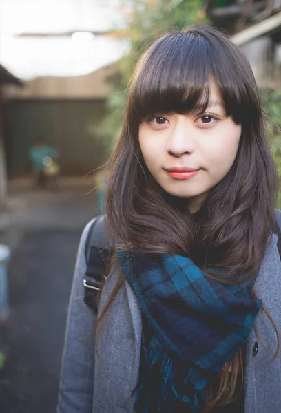 Retrato Uma Bela Mulher Japonesa Com Cabelo Comprido — Fotografia de Stock