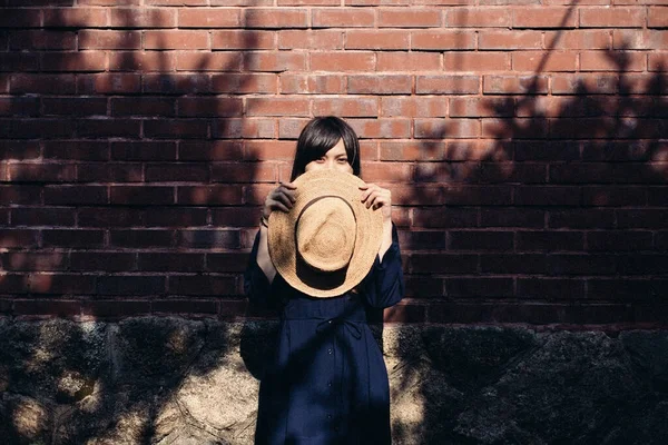 髪の長い美しい日本人女性の肖像画 — ストック写真