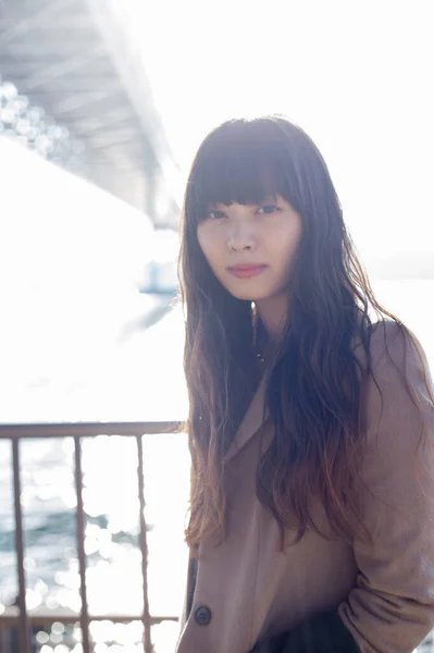 Retrato Uma Bela Mulher Japonesa Com Cabelo Comprido — Fotografia de Stock