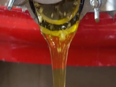 Bal sökücüden bal akışı