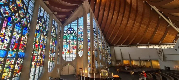 Janelas Vitrais Renascentistas Uma Moderna Igreja Católica Santa Joana Arc — Fotografia de Stock