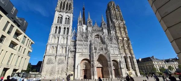 Cathédrale Gothique Rouen Sur Fond Ciel Bleu France Images De Stock Libres De Droits
