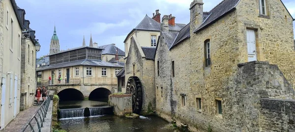 Ett Gammalt Kvarnhjul Floden Aure Bayeux Historiska Centrum Normandie Frankrike — Stockfoto