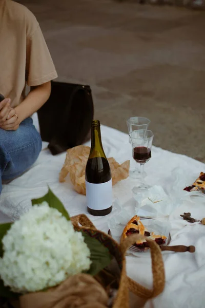 Masih Hidup Dengan Anggur Piknik Kota Segelas Anggur Merah Pada — Stok Foto