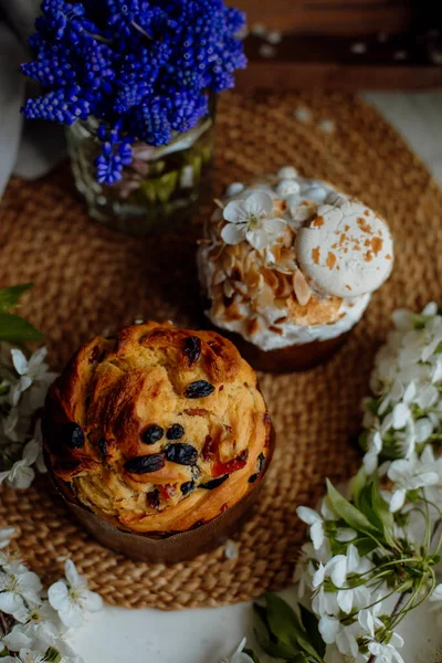 Pastry Dihiasi Dengan Kismis Kacang Kacangan Dan Makaroni Top View — Stok Foto