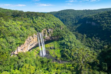 Caracol Şelalesinin güzel manzarası, Canela, Rio Grande do Sul - Brezilya