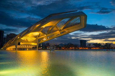 Rio de Janeiro, Brezilya - Mayıs 2020 - Olimpiyat Bulvarı 'ndaki Yarının Güzel Manzarası (Museu do Amanha) 
