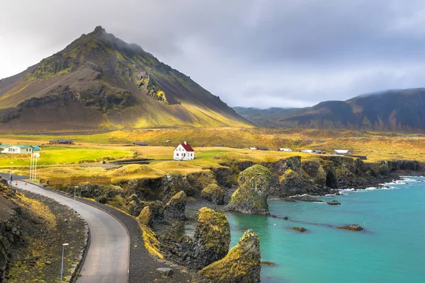 Snaefellsnes Peninsula 아이슬란드의 Arnarstapi Stapi 아름다운 — 스톡 사진