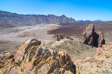 Teide Ulusal Parkı 'ndaki Los Roques de Garcia manzarası, Santa Cruz de Tenerife - Kanarya Adaları, İspanya
