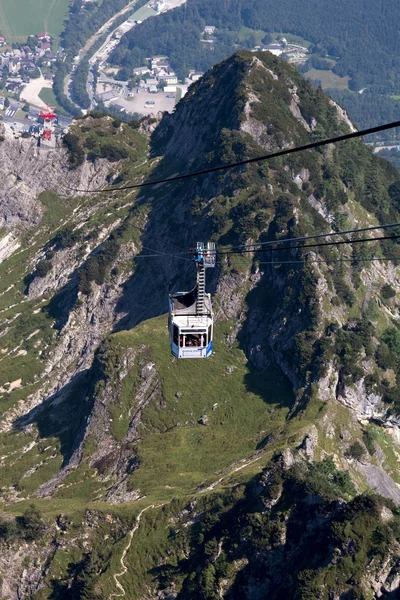 Seilbahn in den Alpen — Stockfoto