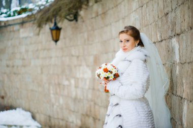 Güzel gelin buketi önce düğün töreni ile