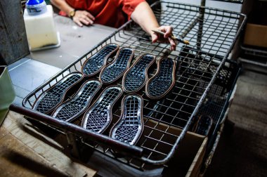 Yüksek kaliteli deri ayakkabılar üreten fabrika.