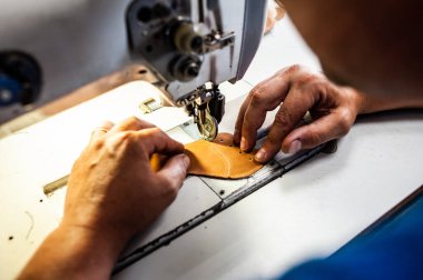 Yüksek kaliteli deri ayakkabılar üreten fabrika.