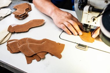 Yüksek kaliteli deri ayakkabılar üreten fabrika.