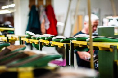 Yüksek kaliteli deri ayakkabılar üreten fabrika.