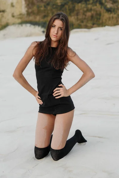 Hermosa Chica Traje Baño Negro Playa Retrato Moda Mujer Bronceada — Foto de Stock