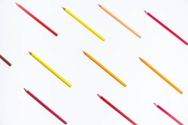 Stüdyo boyama kalemlerinin fotoğrafını kapat