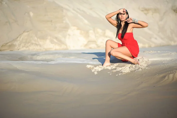 Lifestyle Foto Von Frau Mit Perfektem Haar Allein Strand Sinnliche — Stockfoto