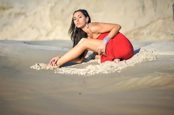 Lifestyle Photo Woman Perfect Hair Walking Alone Beach Sensual Young — Stock Photo, Image